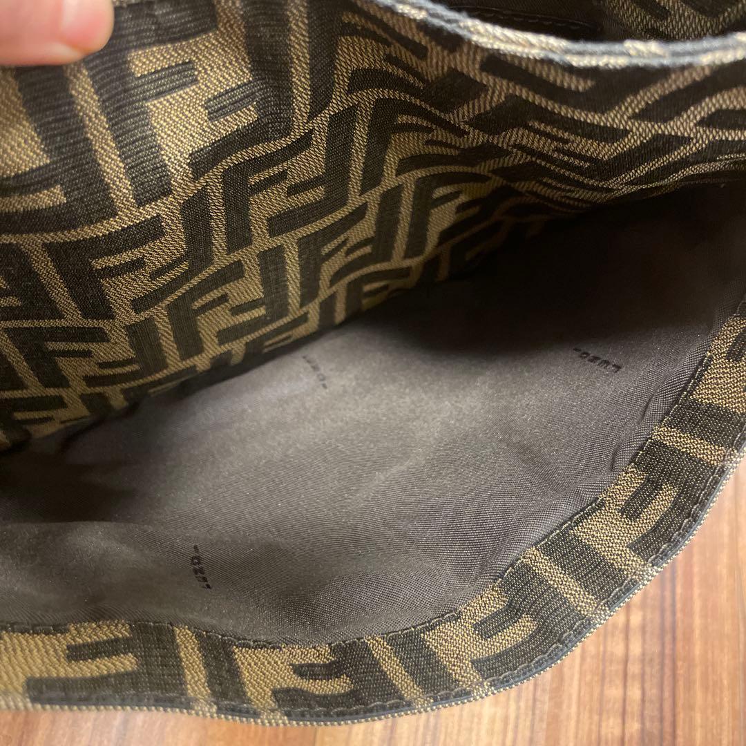 FENDI ズッカ柄　ショルダーバッグ