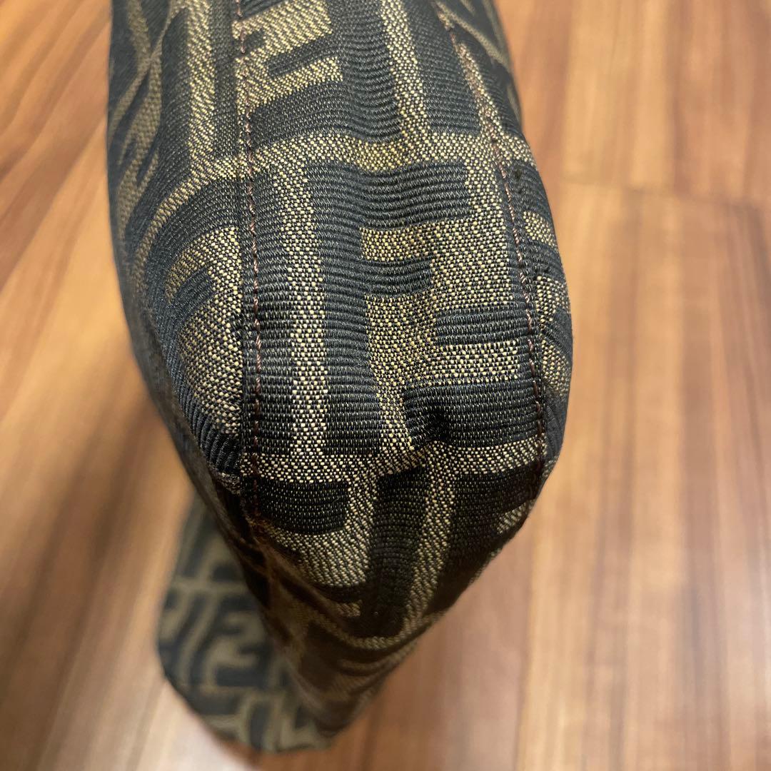 FENDI ズッカ柄　ショルダーバッグ