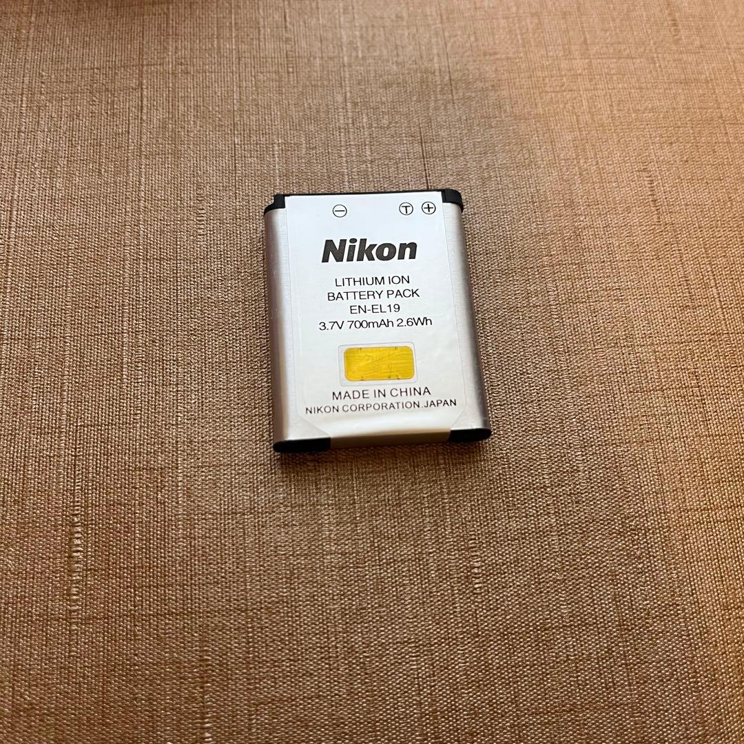 美品Nikon COOLPIX S6900 デジタルカメラ　純正バッテリー付