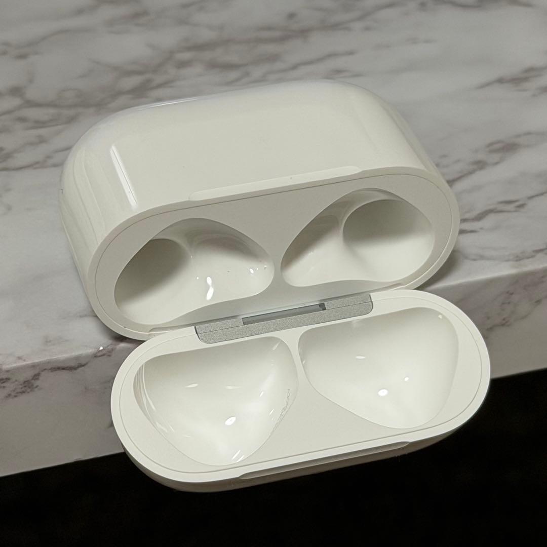 AirPods4 アクティブノイズキャンセリング搭載 クリアケース付