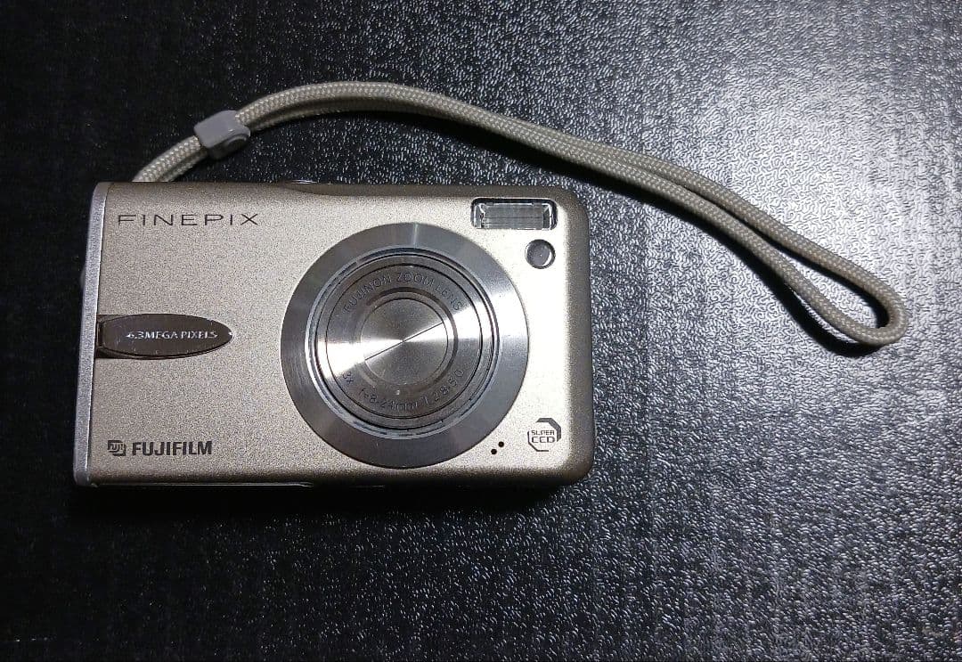 富士フィルム FUJIFILM FinePix F30 3x