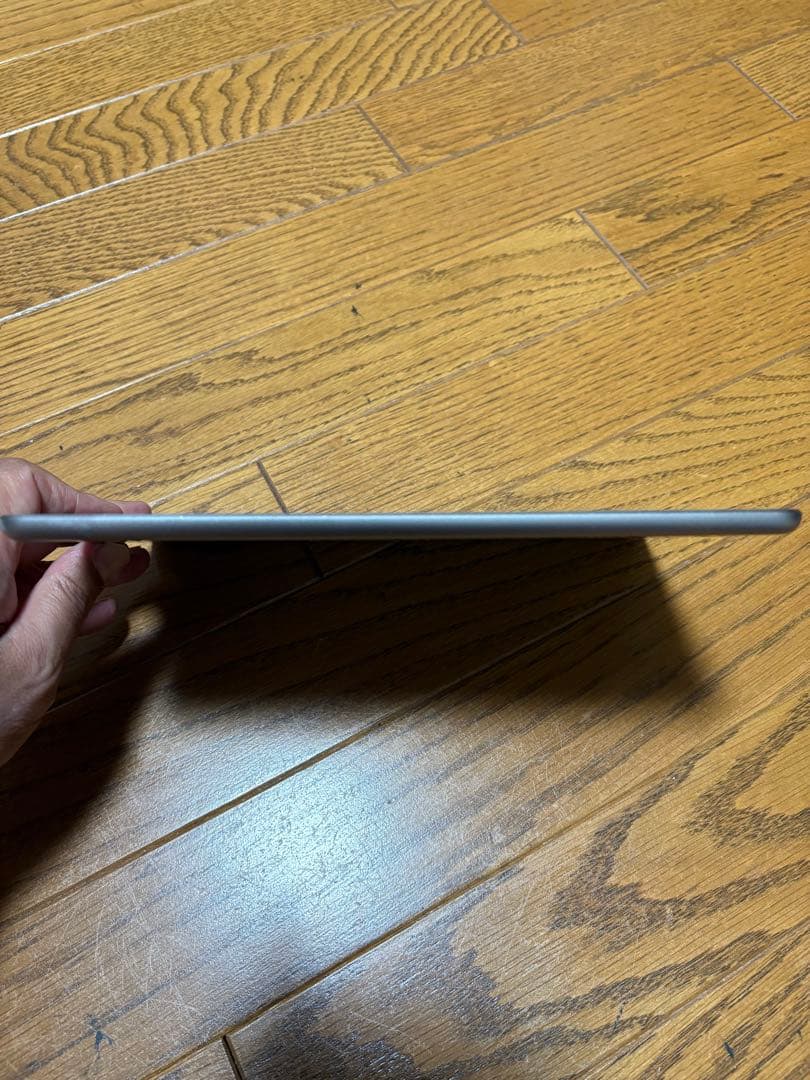 ipad 第5世代 WiFiモデル 32GB シルバー