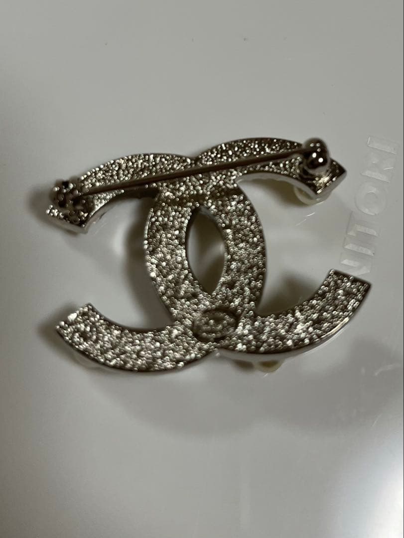 本日24時までまで大大特価セールシャネル　CHANEL ブローチココマークパール