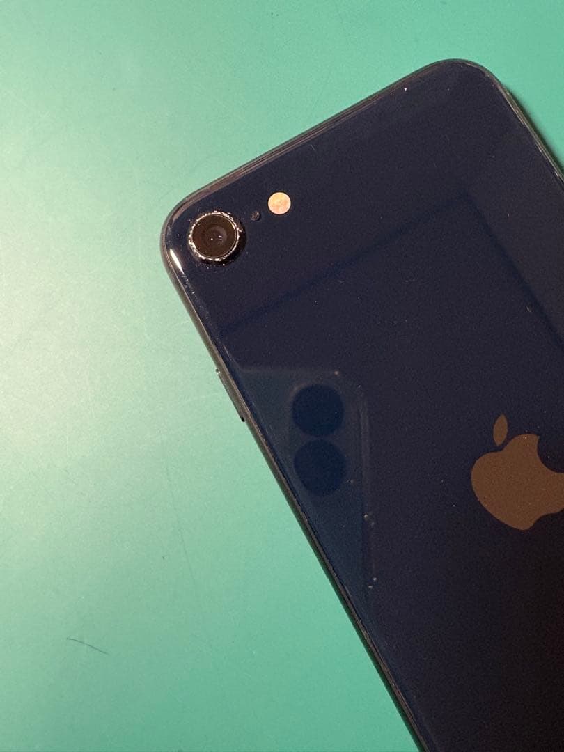 iPhone SE 第三世代　ブラック　ジャンク品　傷あり