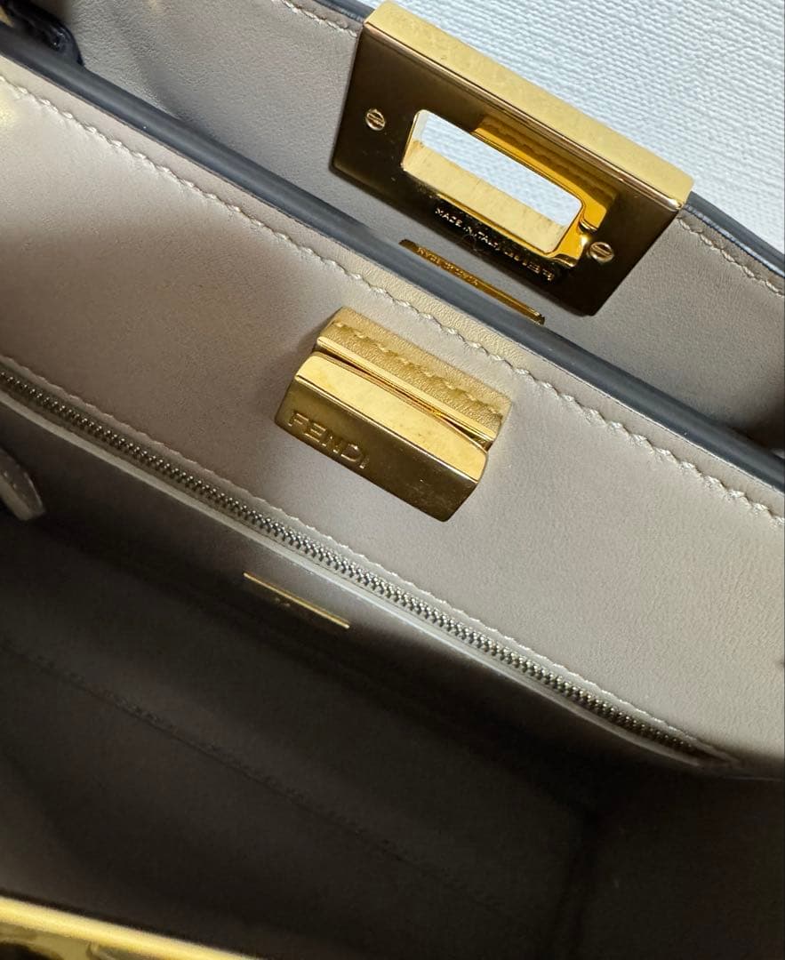 FENDI フェンディピーカブーエッセンシャリー未使用 正規品バッグ　ブラック