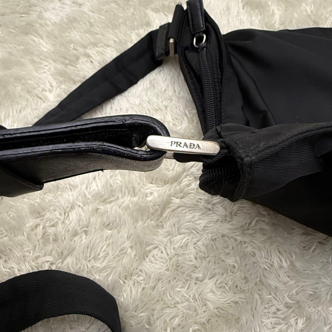 PRADAプラダ 三角ロゴ ショルダーバッグ テスート 黒 サコッシュ