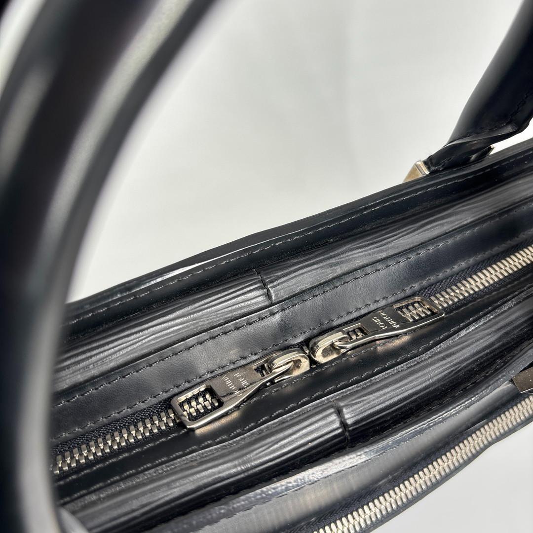 新品同様 ルイヴィトン エピ バサーノMM ブラック ビジネスバッグ メンズ