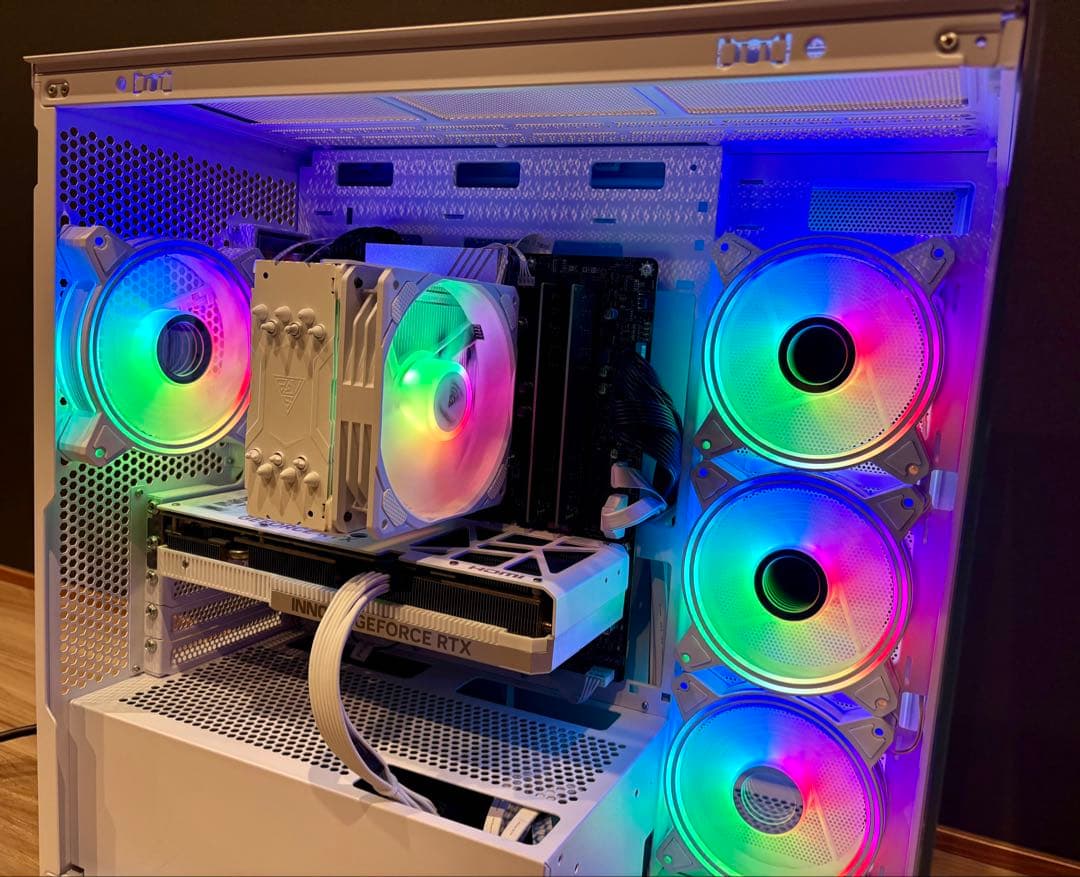 つぶ様　RTX4070　STORM ゲーミングpc i7 13700F