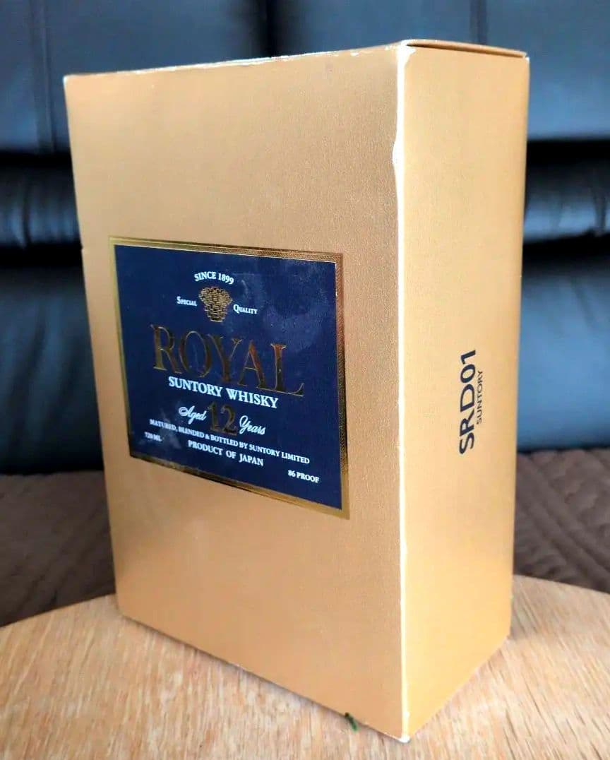 サントリーローヤルプレミアム12年青ラベル、未開栓　未使用
