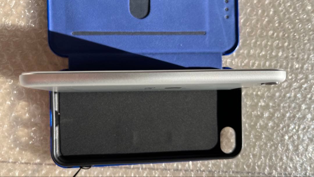 （美品）Apple iPod touch 7世代シルバー 32GB ケース付き