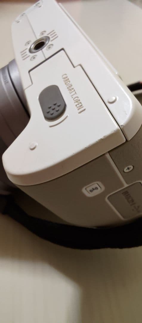 Canon EOS Kiss M ホワイト　SDHCカード32GB