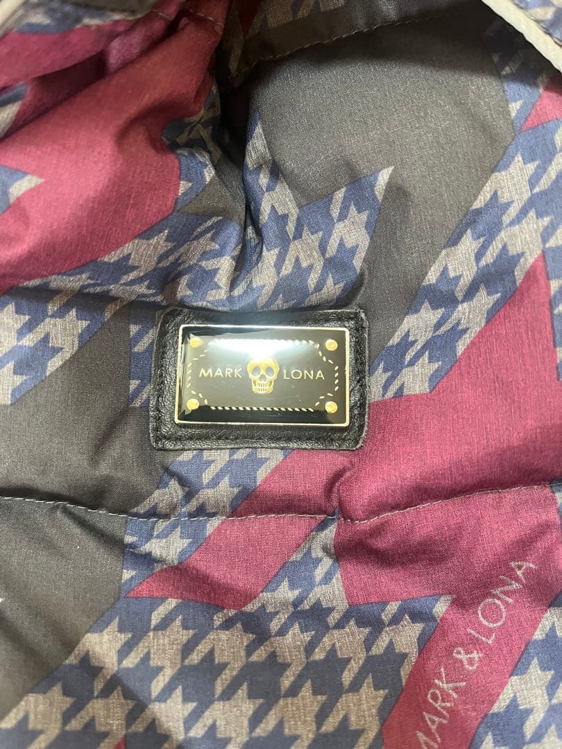 マークアンドロナ　ダウンベスト　フード取り外し可