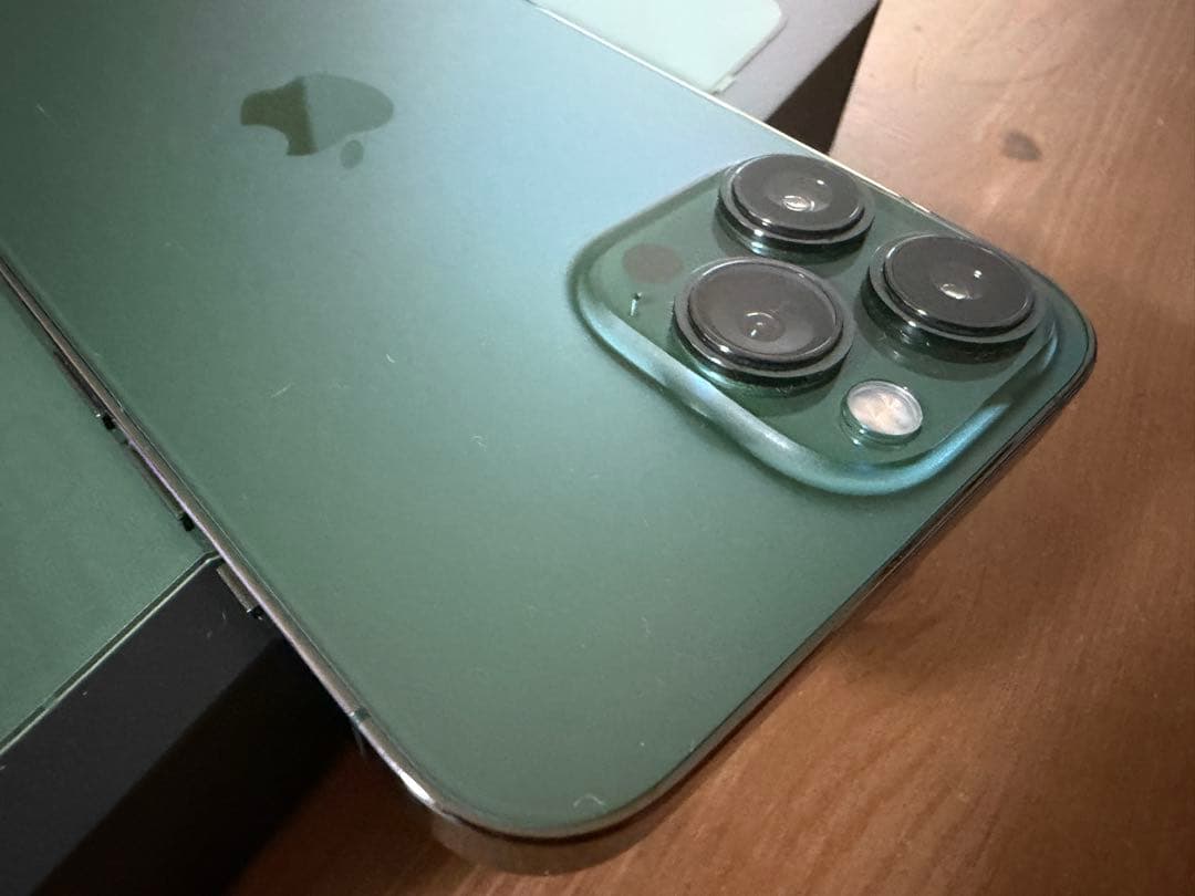 Apple iPhone 13 Pro Max 256GB アルパイングリーン