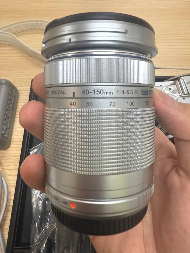 OLYMPUS/PEN E-PL8 ミラーレス一眼カメラ【美品】