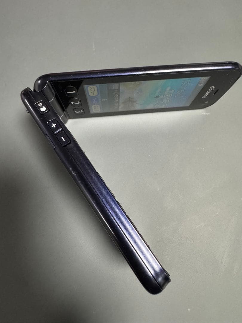 docomo 折りたたみ式携帯電話 らくらくホン F-02J ネイビー