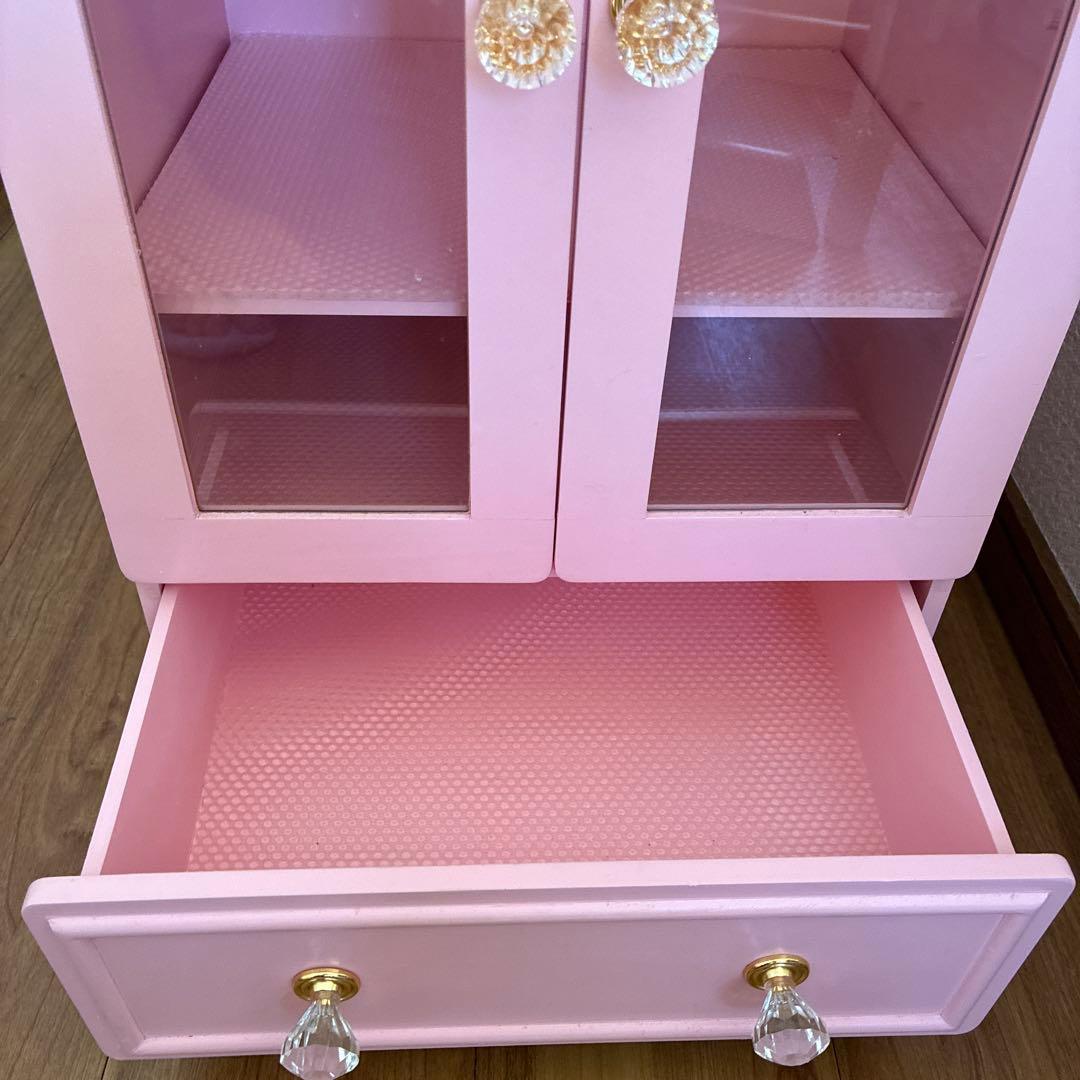 ピンクの木製キャビネット　マザーガーデン