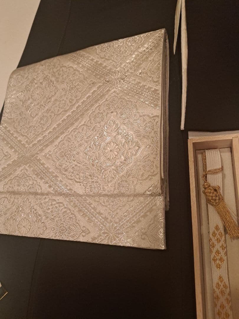 美品❇️手描友禅　刺繍　黒留め袖 　 比翼仕立て　５つ紋　フルセット