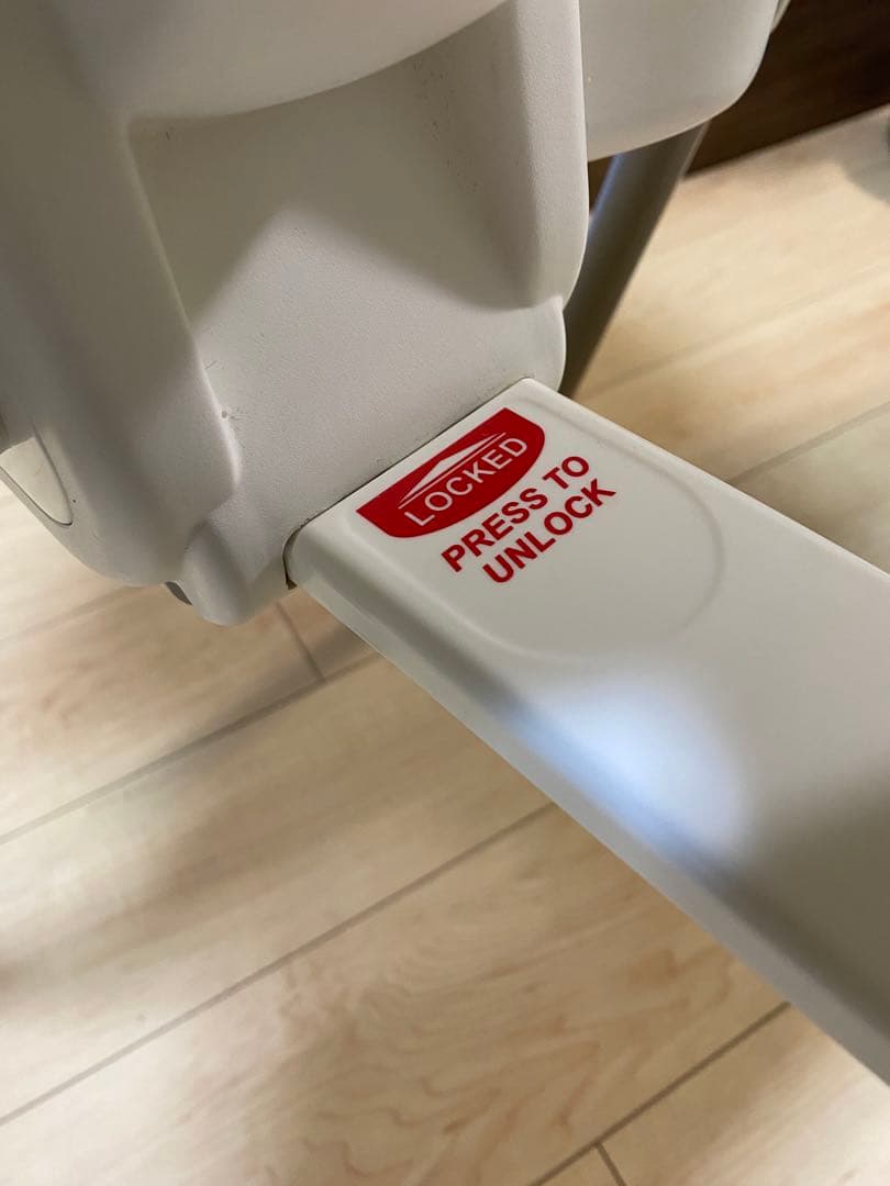 ベビービョルン ハイチェア ベビーチェア ホワイト 説明書付き