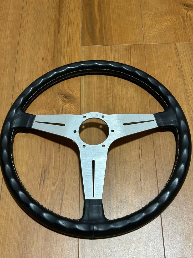 ナルディ　クラシック　ステアリングハンドル　当時物　刻印あり　黒　レザー 38
