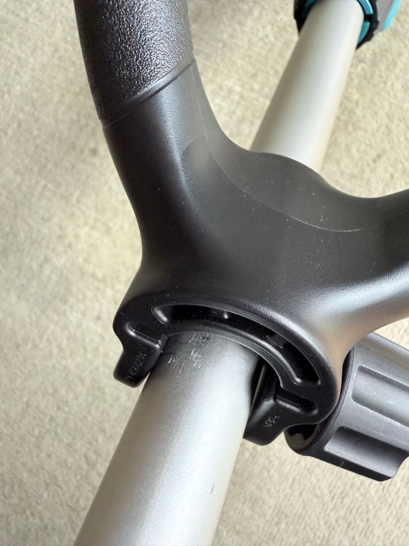 マキタ 18V 充電式草刈機 樹脂刃付 バッテリー充電器付き MUR189DWF