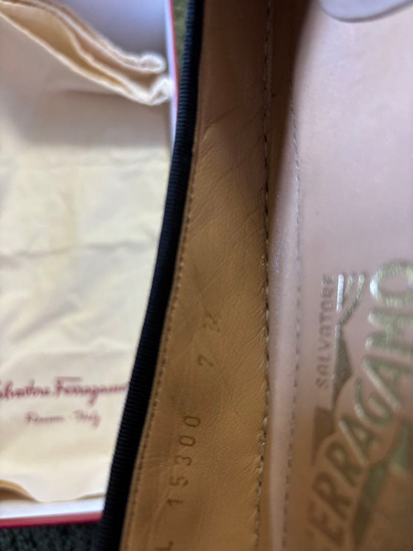 Salvatore Ferragamo ブラック バレエシューズ　中古　美品