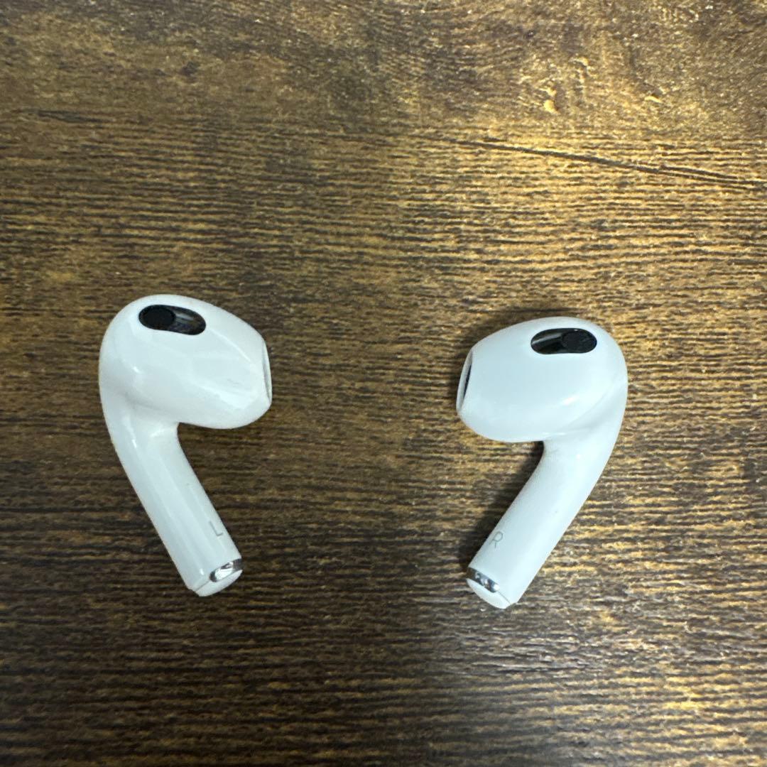 AirPods 第3世代　充電ケース付き