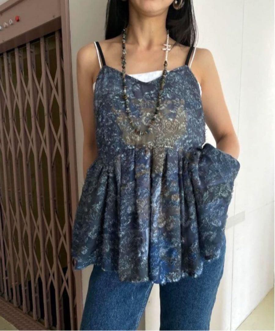 トップス ameri MEDI RACHEL FLUFFY ART CAMISOLE