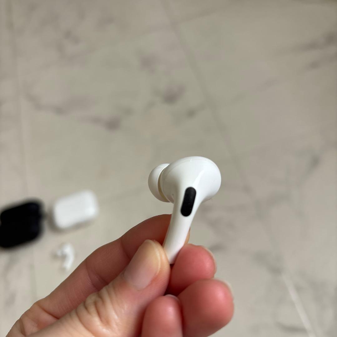 箱付き　正規品AirPods Pro spigenケース付き　ワイヤレスイヤホン