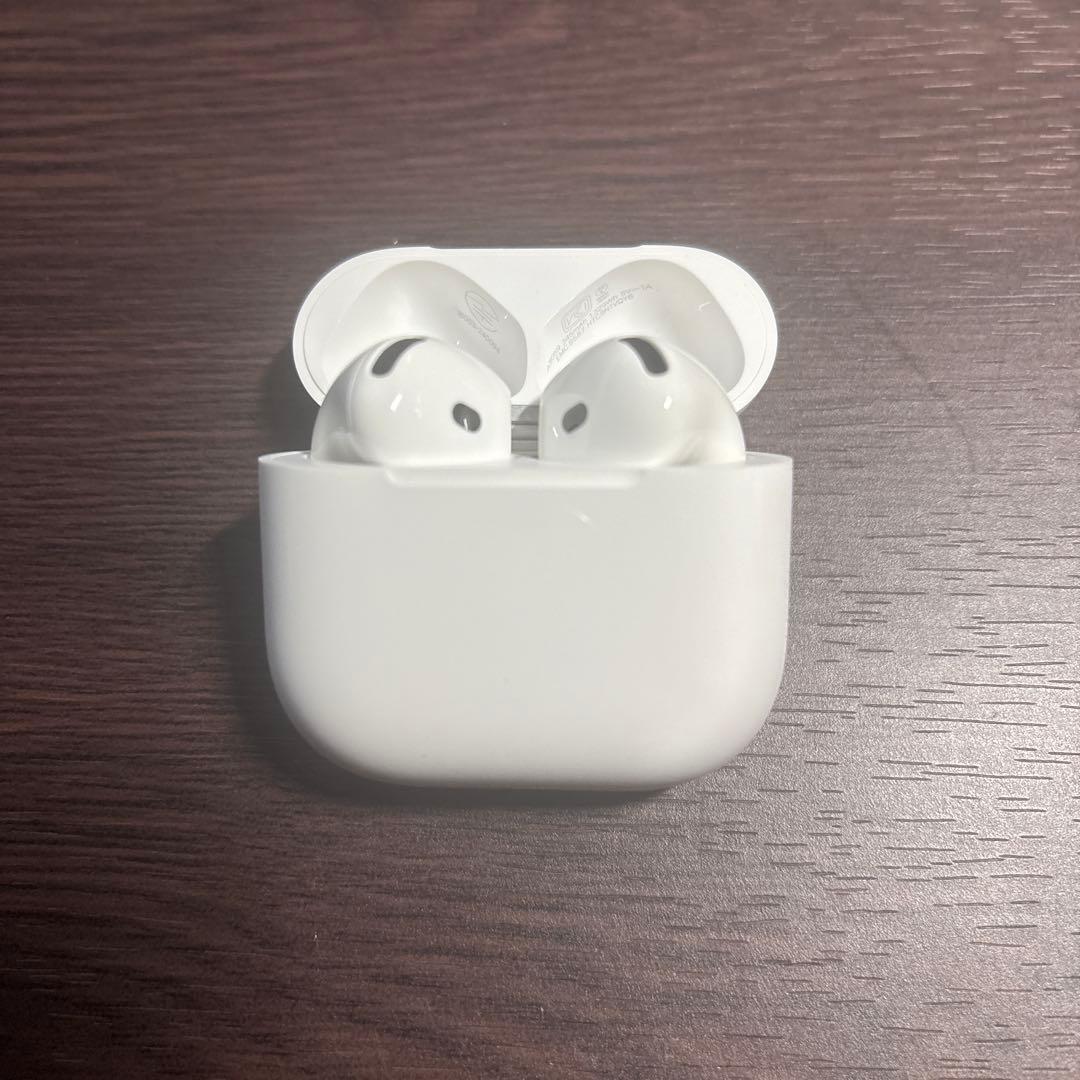 アクティブノイズキャンセリング搭載AirPods4本体 ホワイト 充電ケース付き