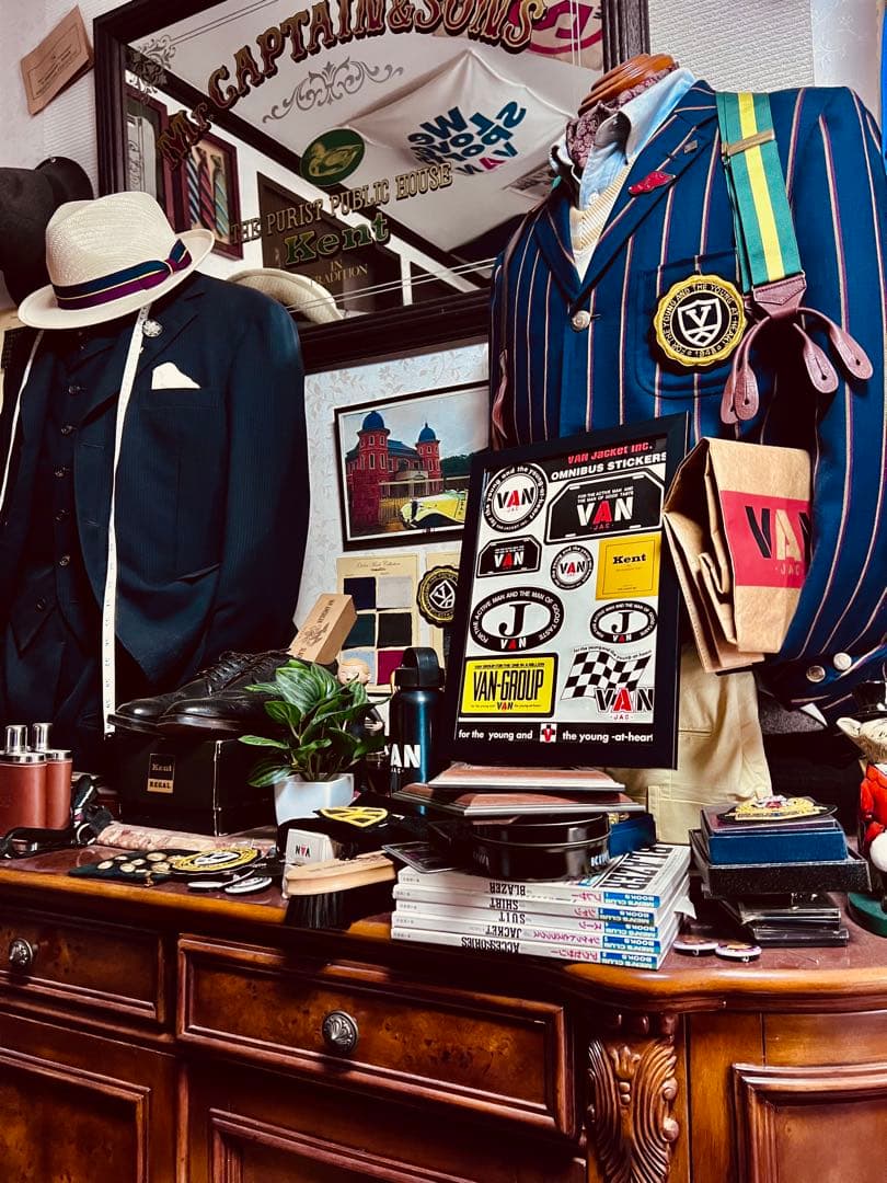 VAN Jacket Inc. オムニバスステッカー コレクション額装のモノ