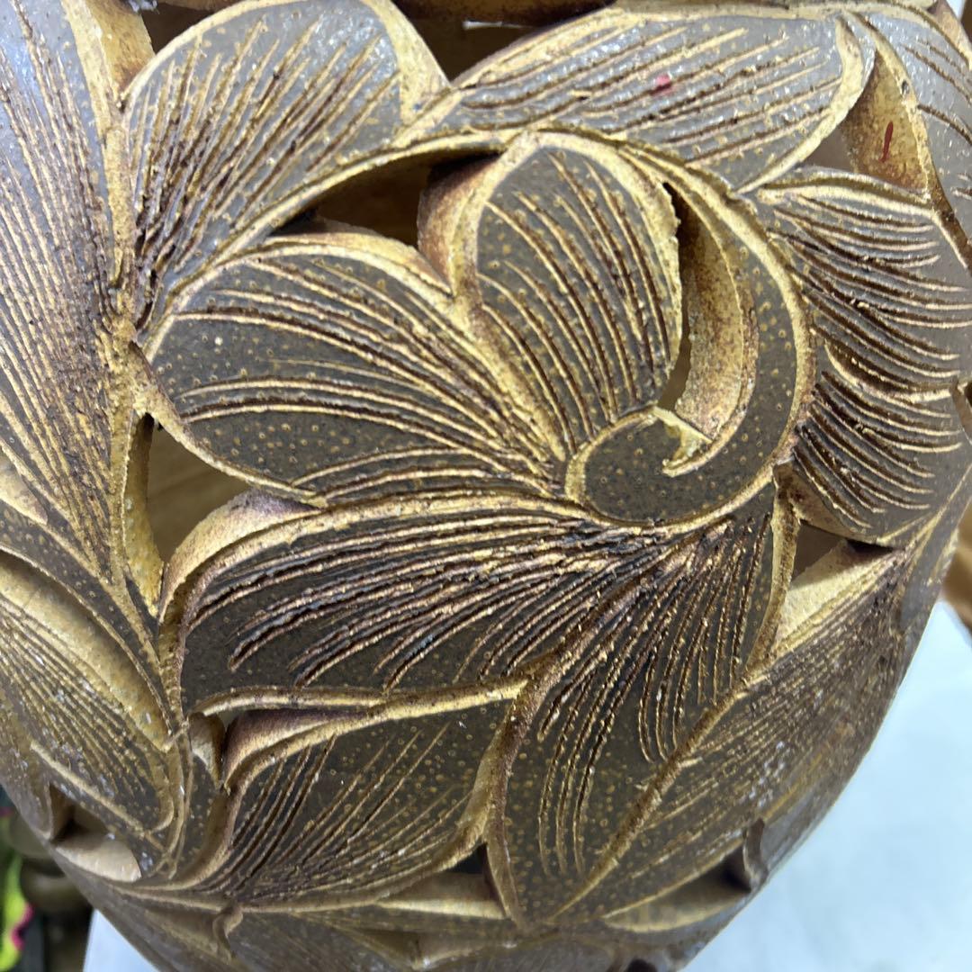 信楽焼傘立て 大容量❗ 透かし唐草彫 高さ４3cm 壺型　　鉢カバー