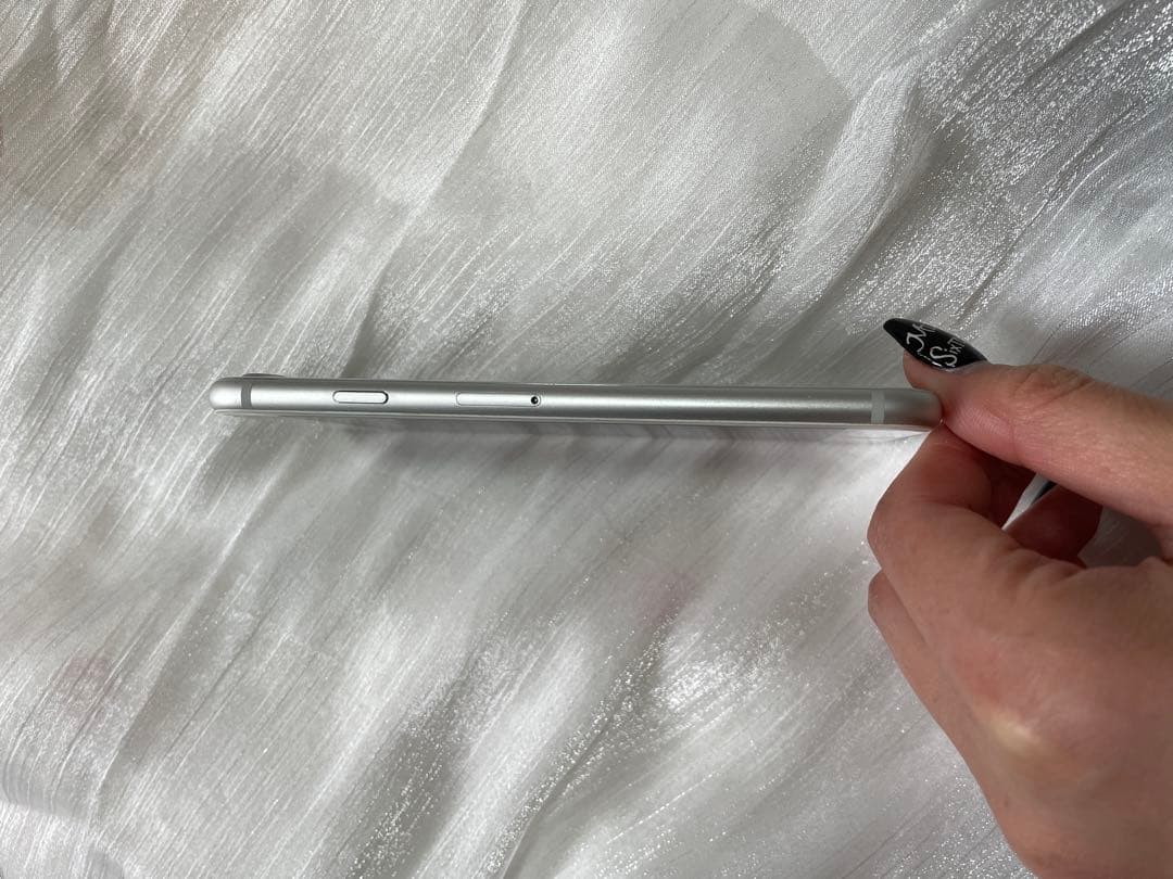 Apple iPhone 8 シルバー 本体