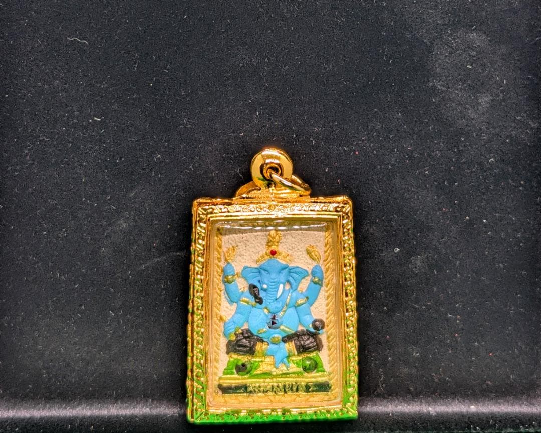 タイお守り　プラクルアン　ルアン・ポークン　ソムデット　2556年　(023)