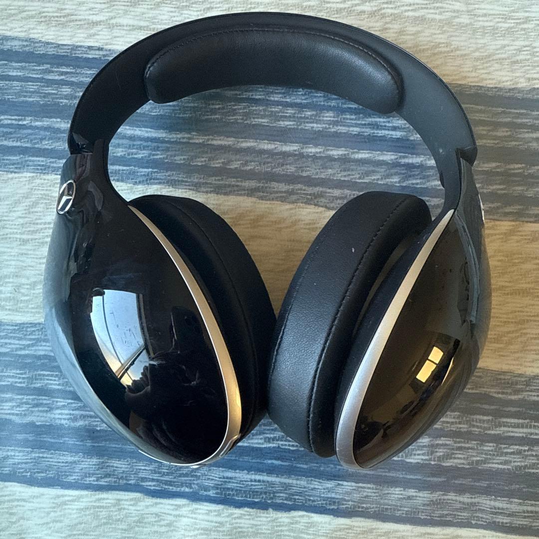 Mercedes ワイヤレスヘッドホン ブラック