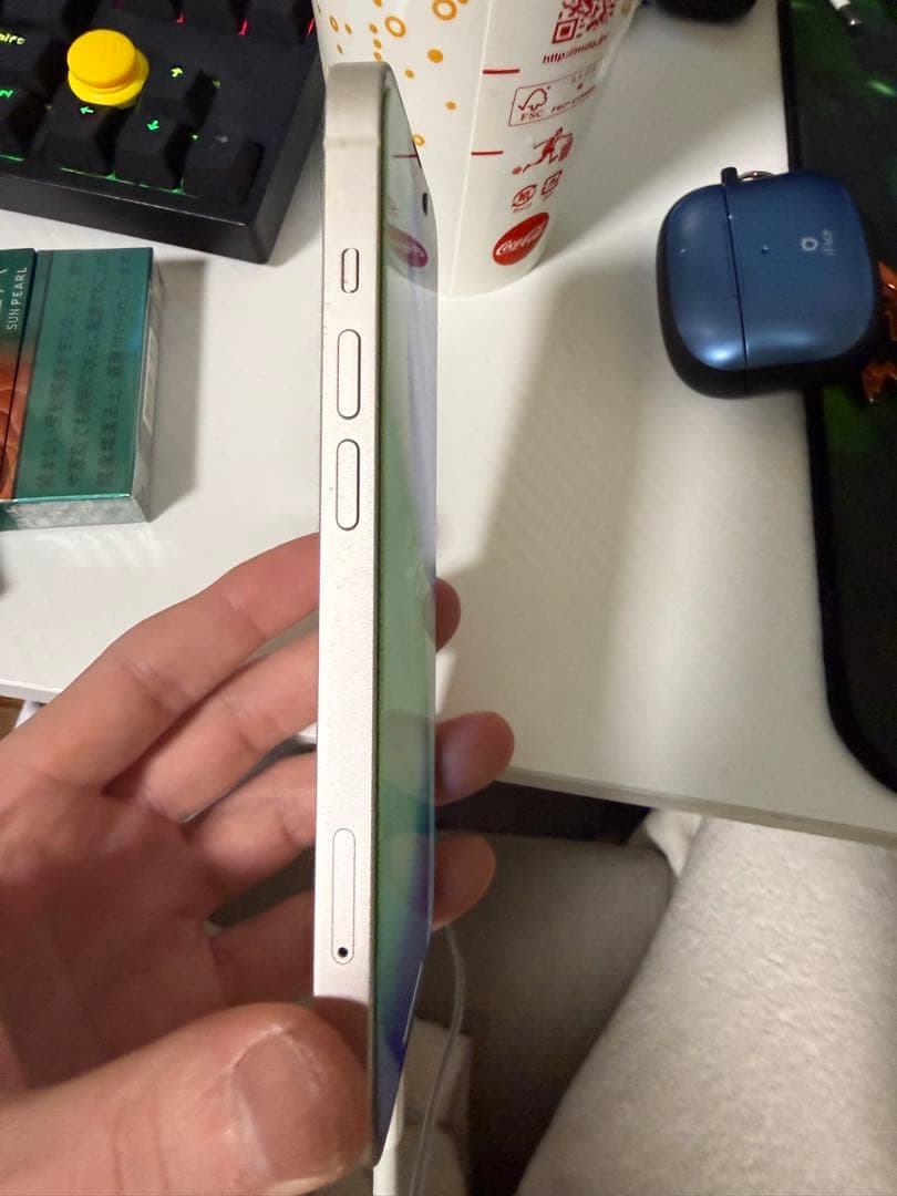 iPhone13 本体 スターライト 恐らく128G