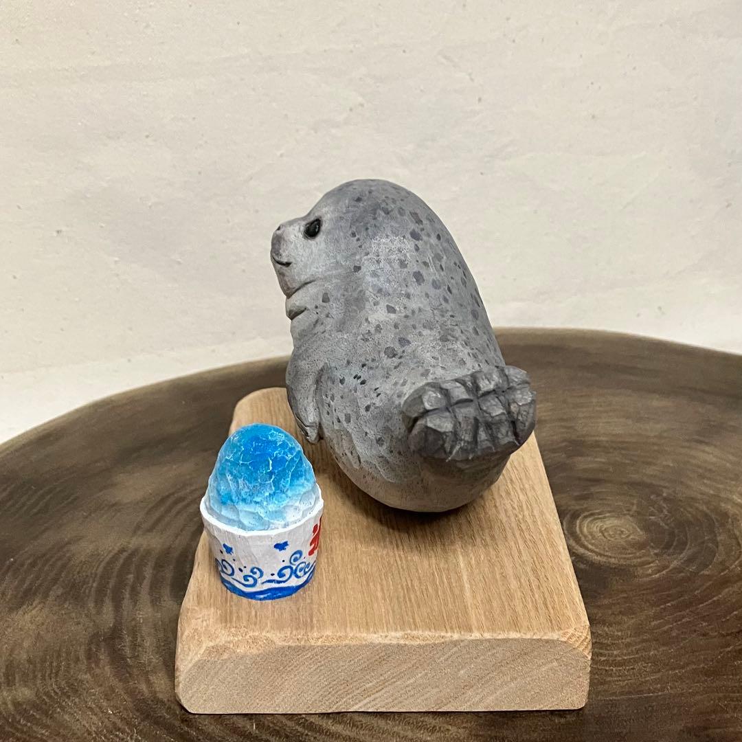 木彫りのアザラシ