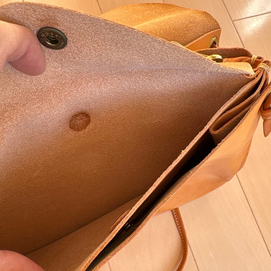 イルビゾンテ　レザーショルダーバッグ　革　カバン　鞄