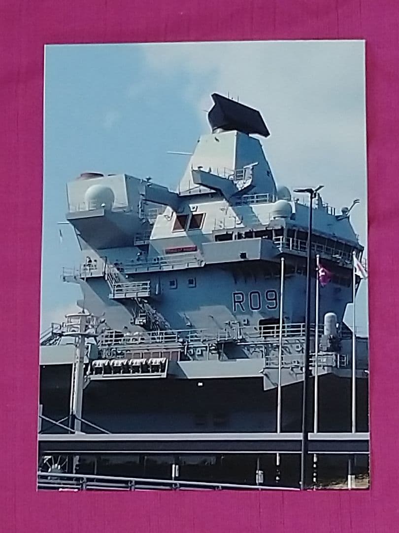 イギリス海軍プリンス・オブ・ウェールズ乗組員直筆サイン&生写真