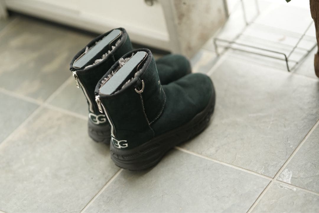 美品mastermind UGG バックジップ スカル刺繍 ムートン ブーツ