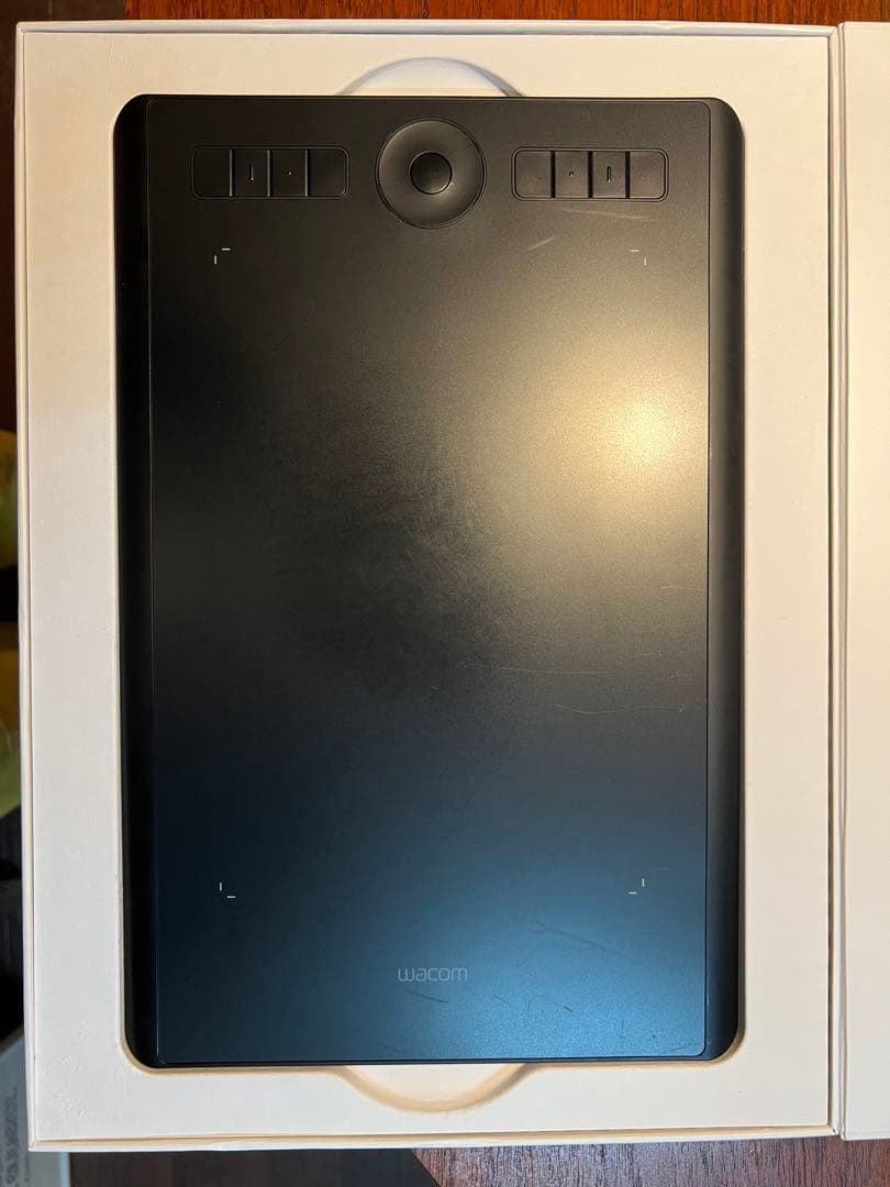 a*i様 wacom intuos pro ペンタブ ワコム　PTH-660