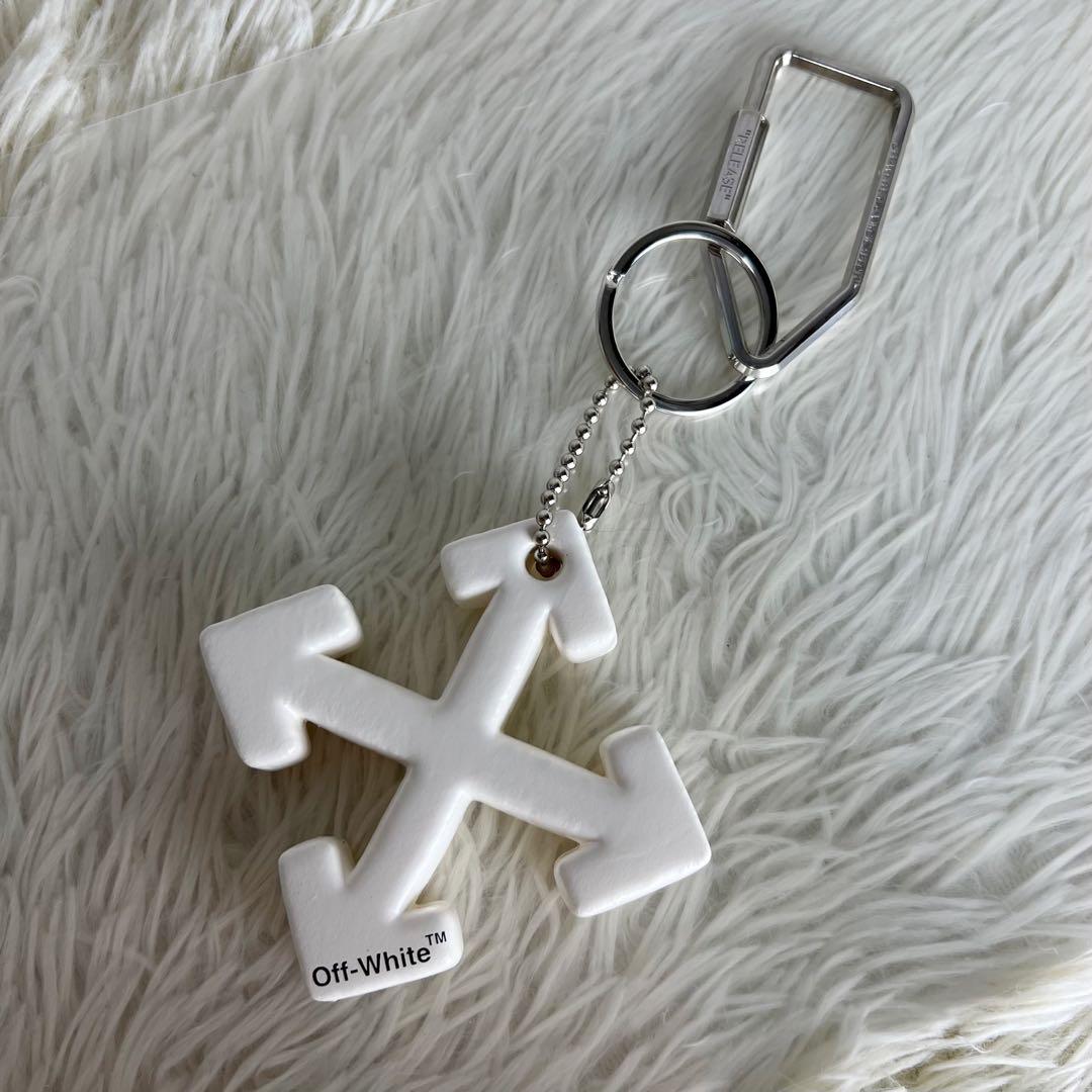 人気♡OFF-WHITE オフホワイト クロスアロー ブランドロゴ キーホルダー