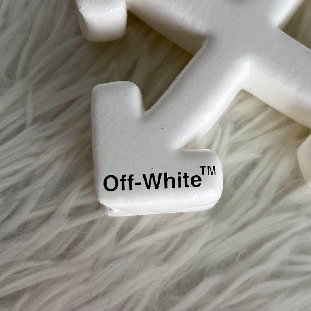 人気♡OFF-WHITE オフホワイト クロスアロー ブランドロゴ キーホルダー