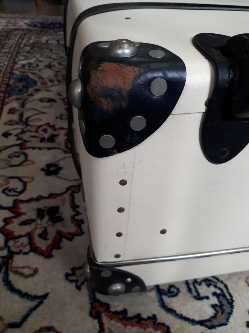 【黒ベルト】グローブトロッターキャリーケース GlobeTrotter（正規品）