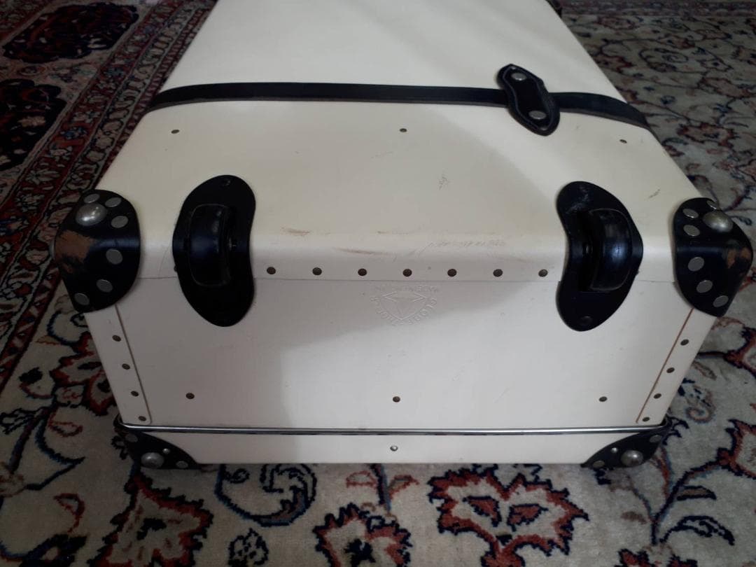 【黒ベルト】グローブトロッターキャリーケース GlobeTrotter（正規品）