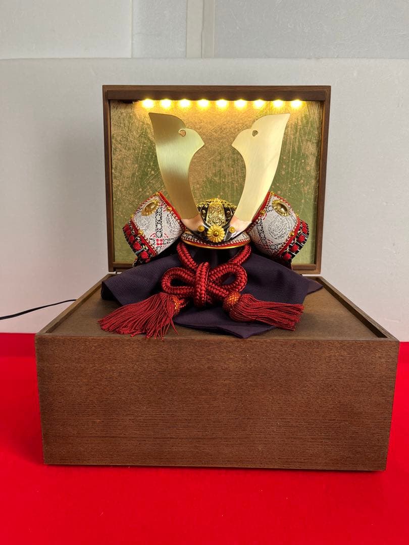 兜飾り　翔風　LED付き収納飾り