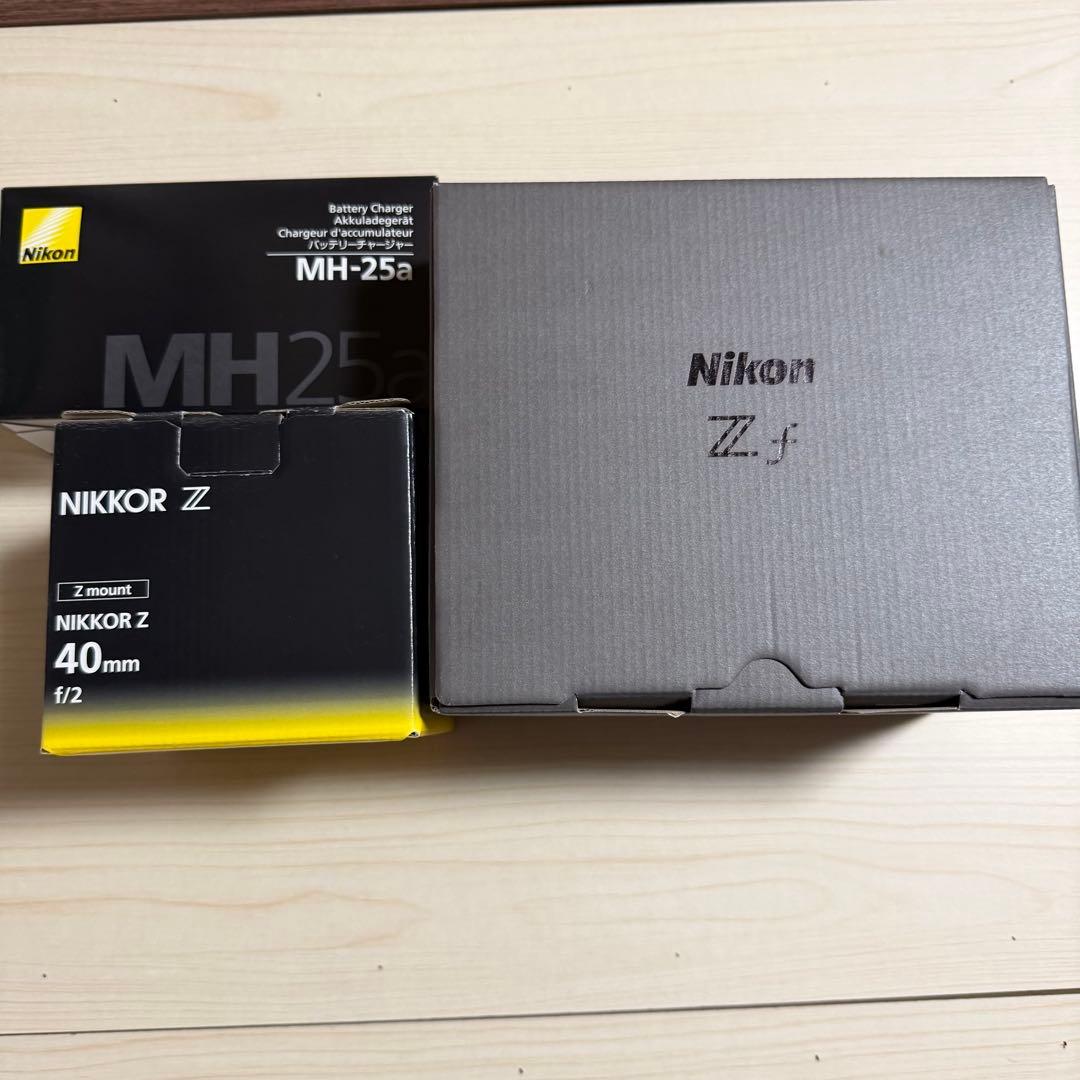 Nikon Zf レンズ付き　バーコードそのまま