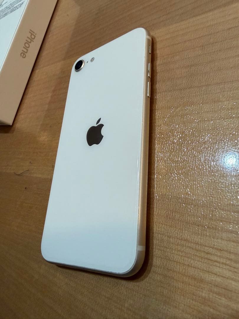 iPhone SE第3世代　128GB SIMフリー