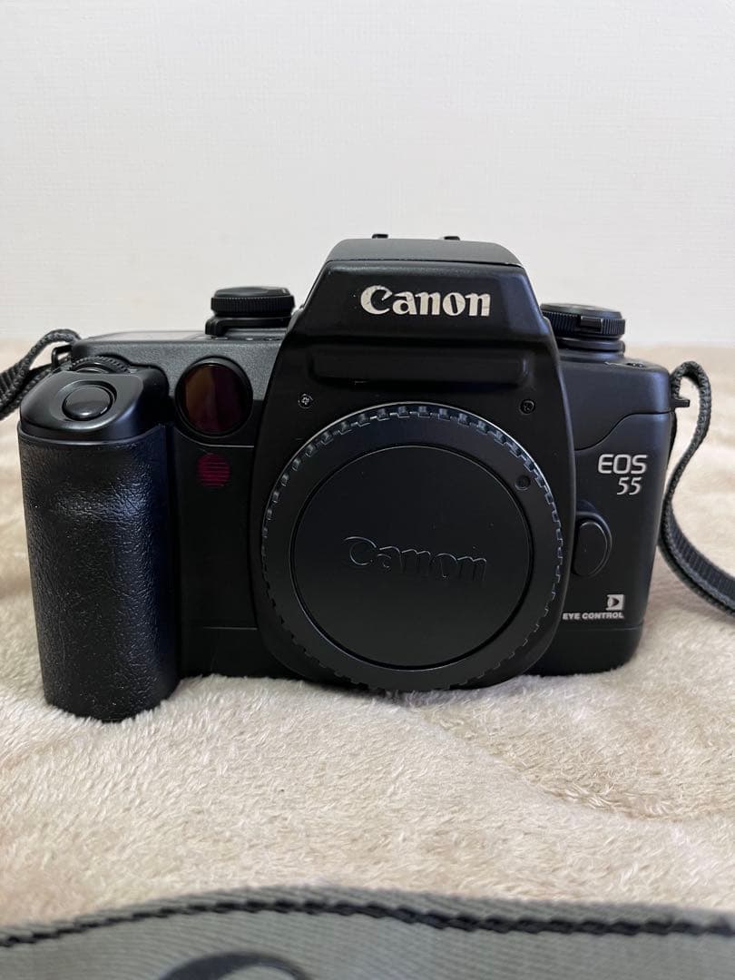 ★Canon EOS55 フィルムAF一眼レフ　交換レンズ2本他、道具一式！