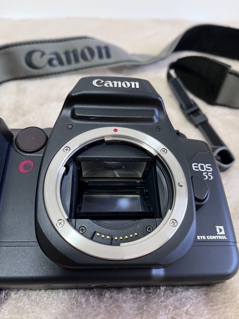 ★Canon EOS55 フィルムAF一眼レフ　交換レンズ2本他、道具一式！