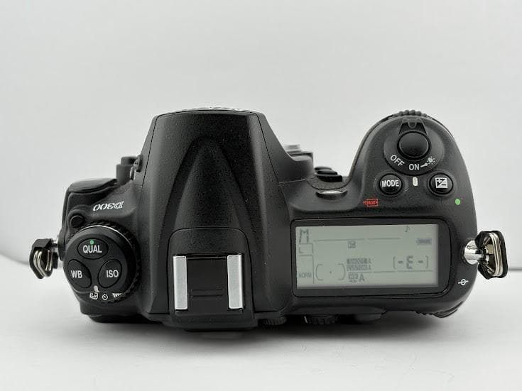 ★美品★ニコン NIKON D300 ボディ ★バッテリー付★
